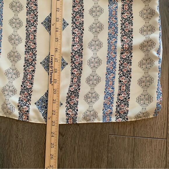 LOFT TANK TOP WOMENS SMALL BLUE WHITE CREW NECK SWING KEY HOLE POLYESTER RAYON. - Picture 11 of 11